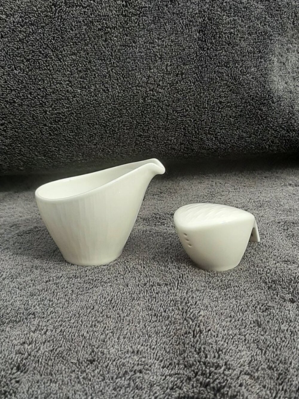 Syracuse Solario Royal Rideau China Pepper Shaker and Creamer